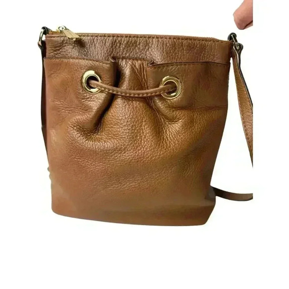 Michael Michael Kors
Camden Crossbody Pebbled Brown Leather Zip Close Bag - Picture 1 of 16